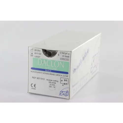 SMI DACLON NYLON ZWART 6-0 MET 3/8 CIRKEL BUITEN SNIJDENDE NAALD DS12mm 50cm (12st)